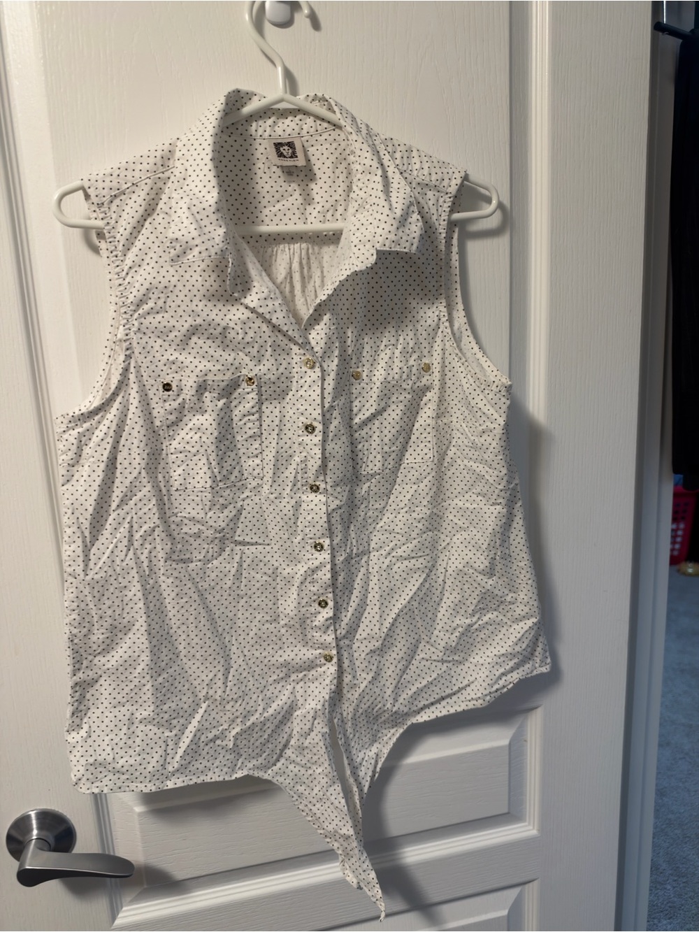Anne Klein White Sleeveless Button-Front Polka Dot Tie-Hem Top